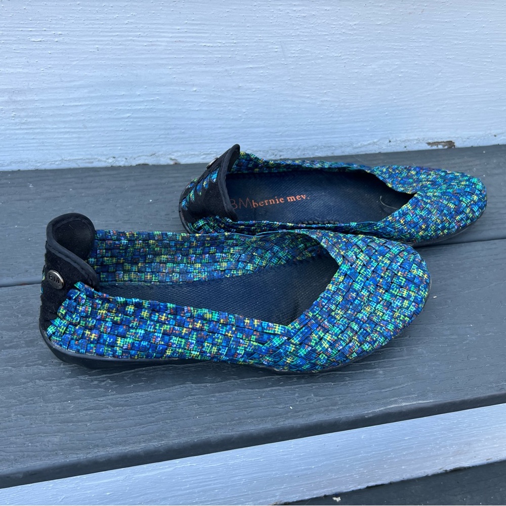 Athletic shoes size 10